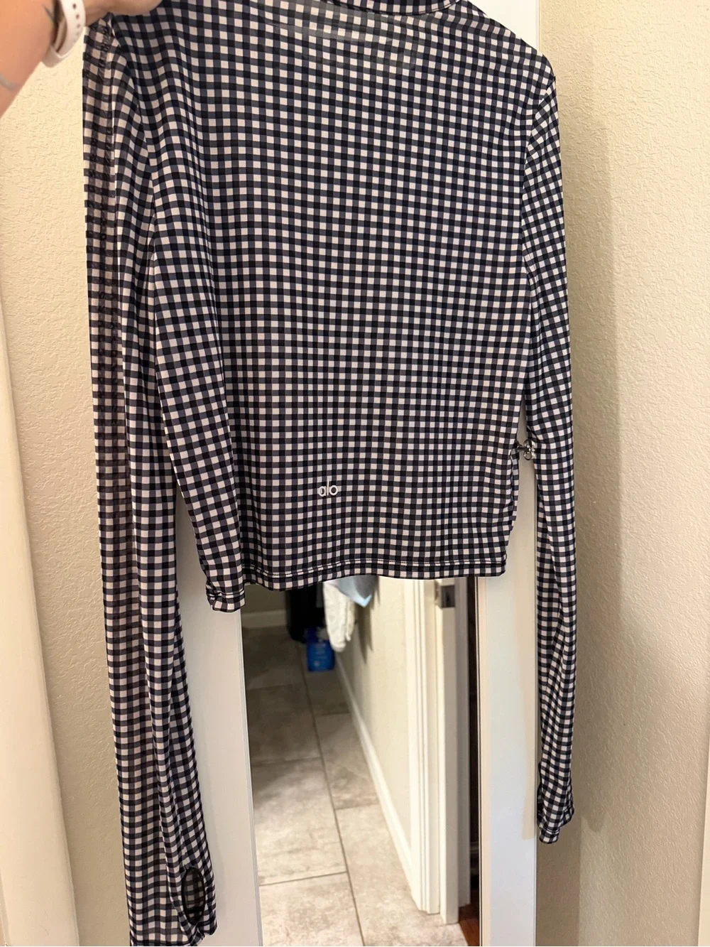 ALO Yoga Meah Gingham Long-Sleeve Crop Top